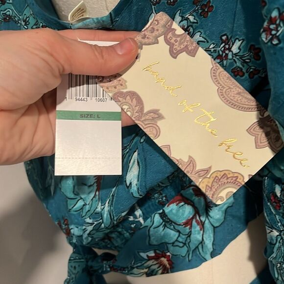 Band of the free NWT Celine Floral Blue Long top - large - Picture 5 of 5